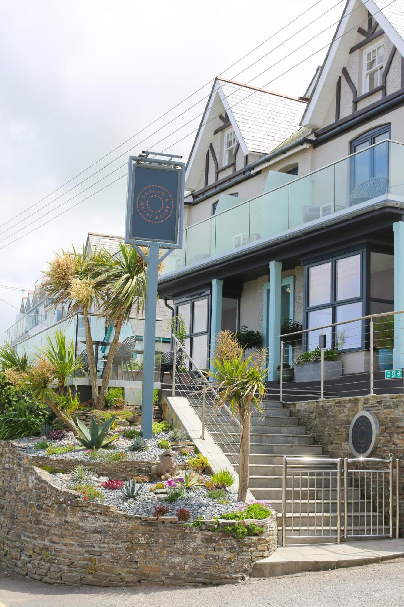 Outlaw'S Guest House 포트아이작 외부 사진